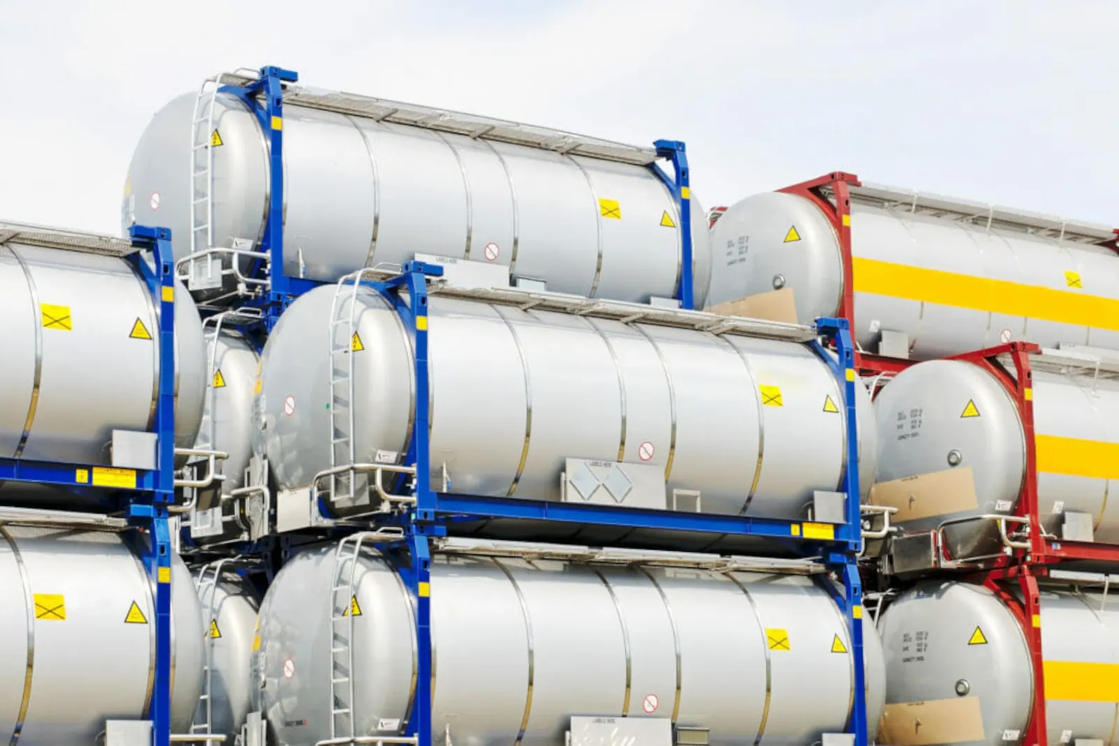 Tankcontainer für die mobile Lagerung flüssiger Medien
